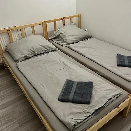 Apartment Pieceful 2 Bedroom+living House On Forintos Str 1.4